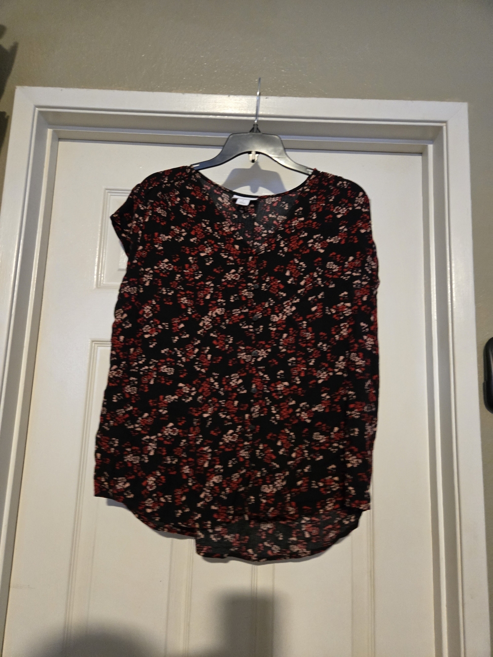 Liz Claiborne Black Short-Sleeve Floral Blouse
